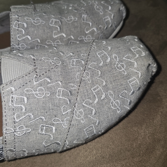 Music Notes Toms Shoes - Picture 3 of 4